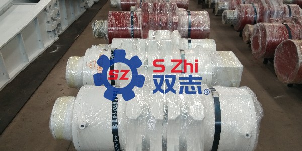 刮板机<i style='color:red'>链轮轴组安装</i>拆卸分享_河南双志